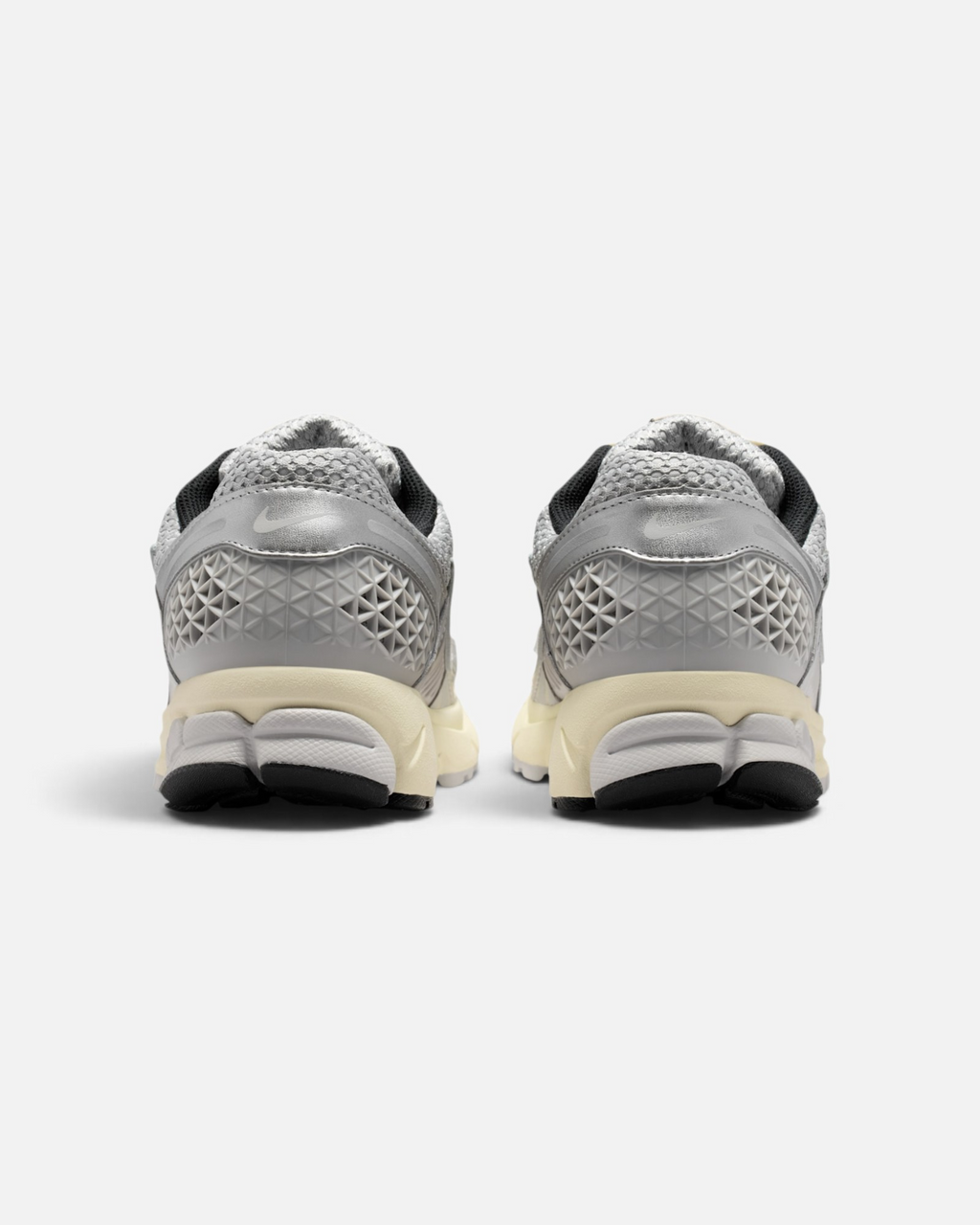 NIKE ZOOM VOMERO 5 GREY FOG