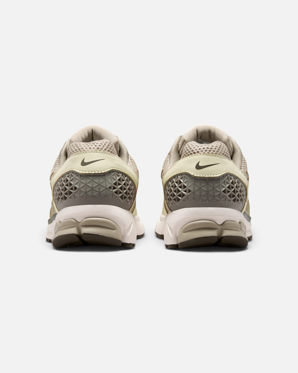 NIKE ZOOM VOMERO 5 DESERT KHAKI