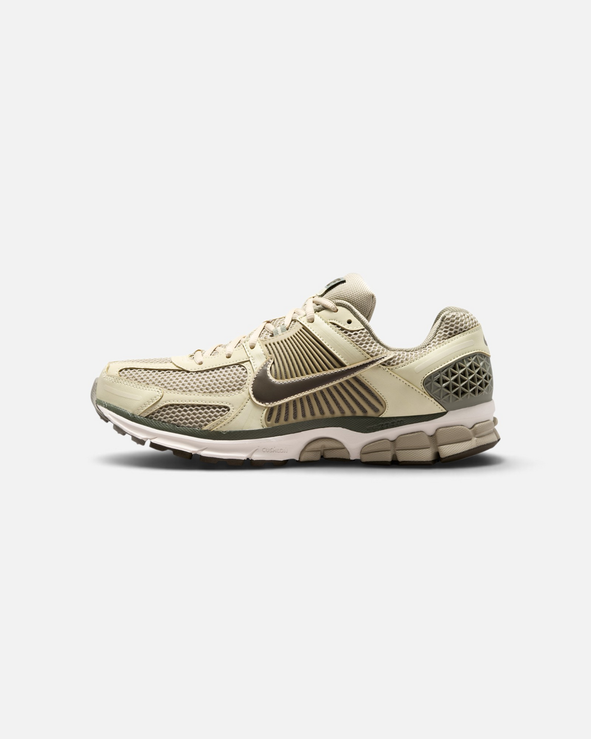 NIKE ZOOM VOMERO 5 DESERT KHAKI