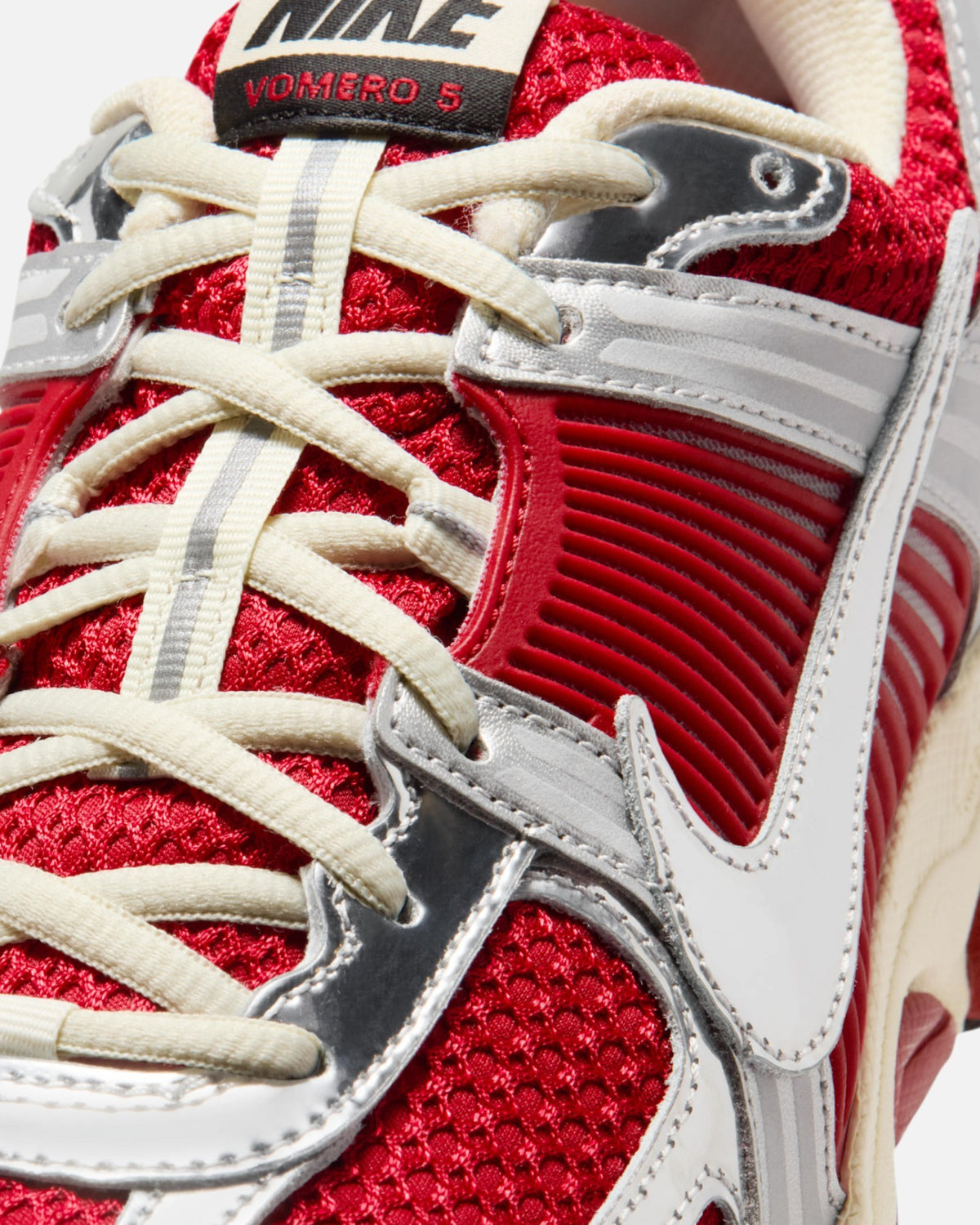 NIKE ZOOM VOMERO 5 GYM RED