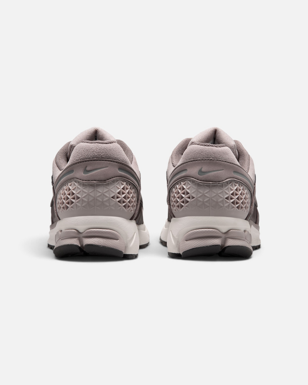 NIKE ZOOM VOMERO 5 CAVE STONE