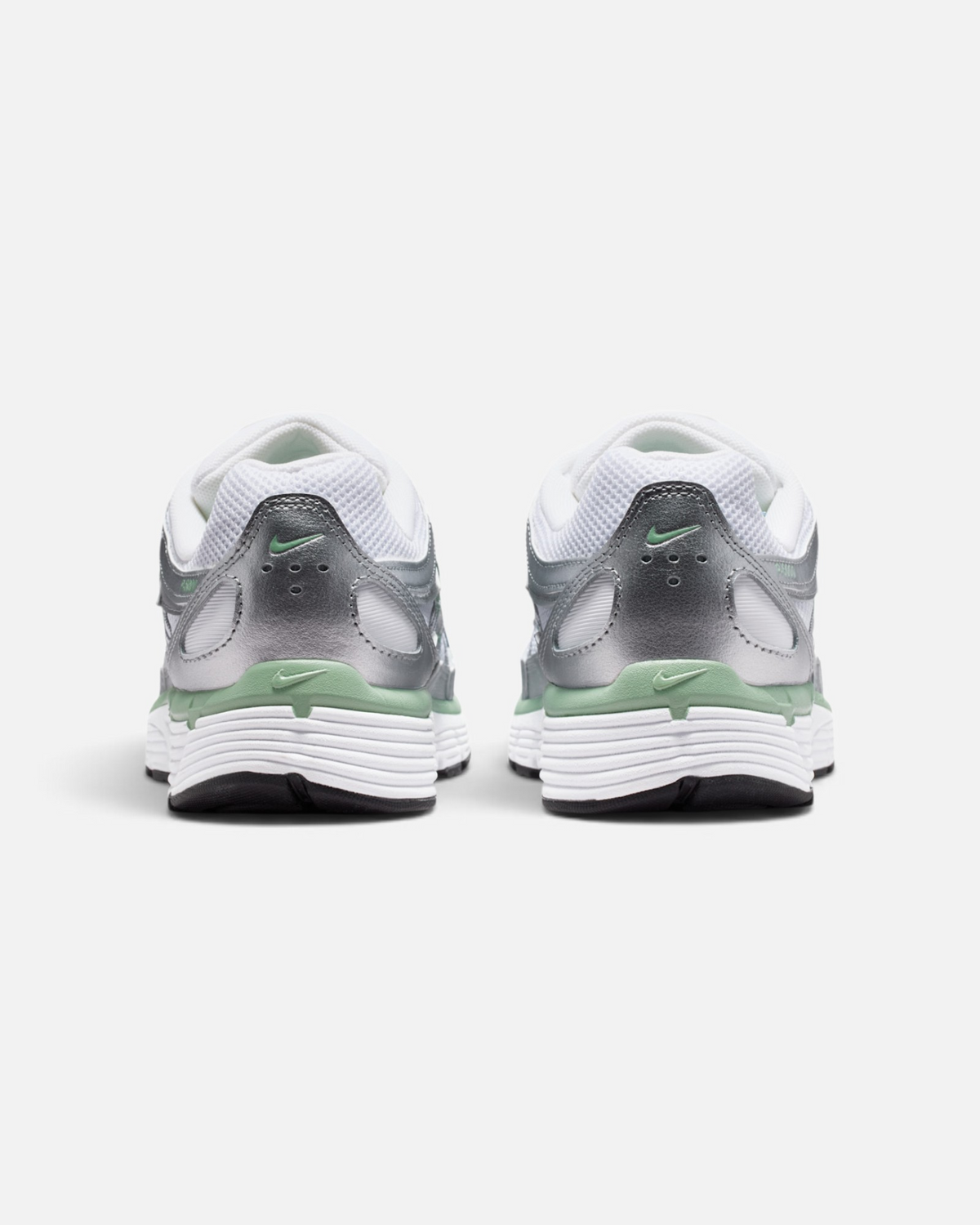 NIKE P-6000 METALLIC SILVER